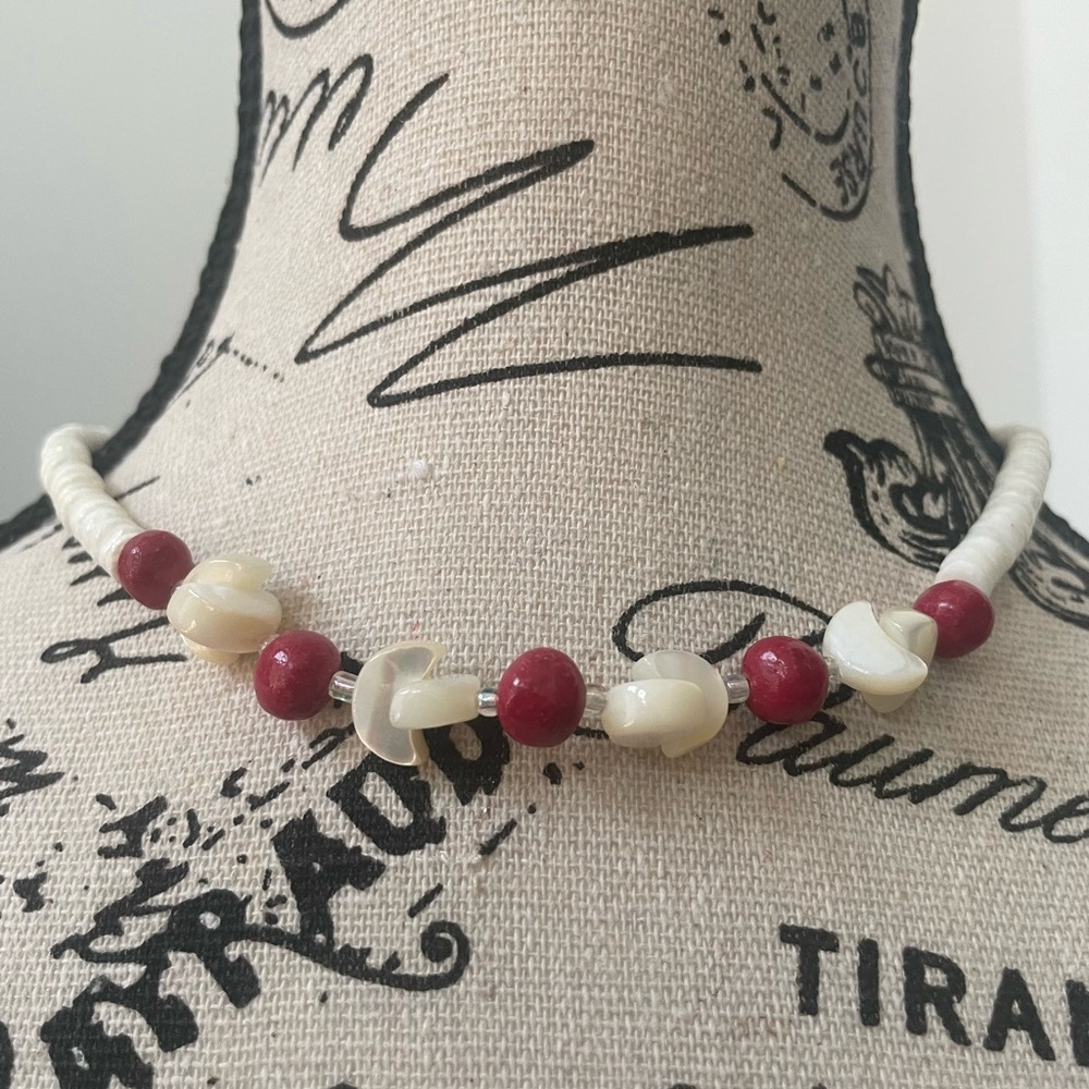 Shell/Pearl necklace and bracelet handcrafted